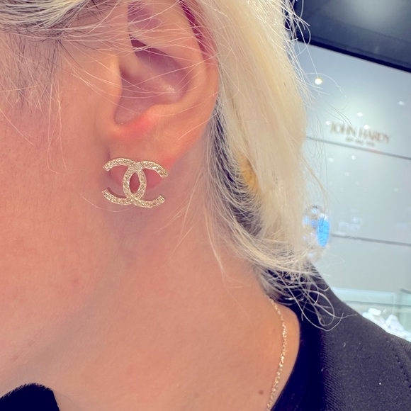 Chanel Gold Quilted Studs - Picture 15 of 15